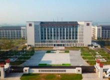 点击查看详细信息<br>标题：梁山京师华宇高级中学 阅读次数：17